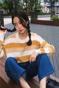 大美女露出来整个奶